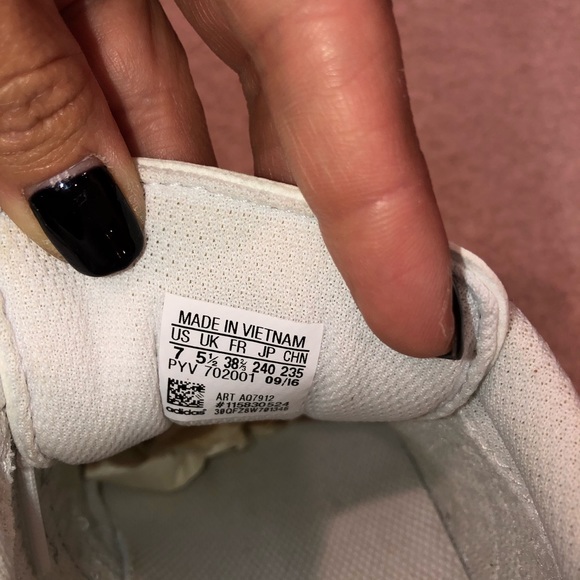 Adidas - Picture 4 of 4